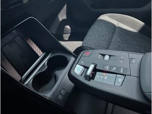 BMW iX1 eDrive20 Anhängerkupplung/PremimPaket/RFK