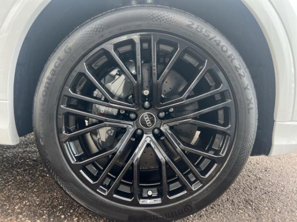 Audi SQ8 qu SUV TFSI 373 kW tiptronic Pano StHz Tv 22'' AHK