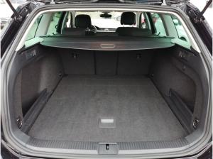 Volkswagen Passat Variant Business 2.0 TDI DSG / Navi, LED