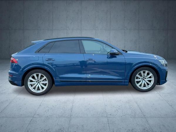 Audi Q8 SUV 50 TDI qu. tiptr. Luft PANO AHK 22 HUD