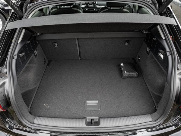 Audi Q2 35 TFSI S tronic Ganzjahresreifen Smartphone Kameraa
