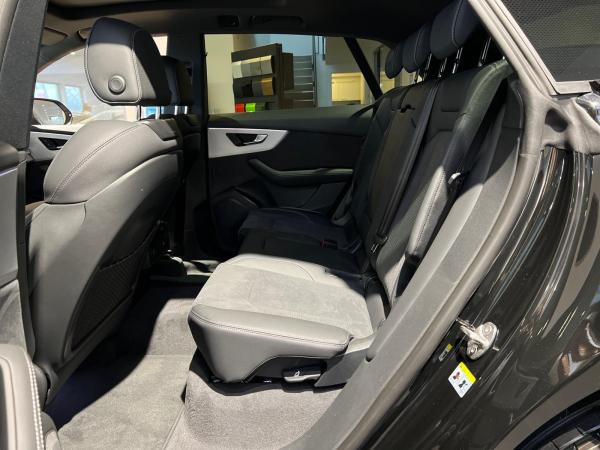 Audi Q8 TDI quattro S-Line Business ⇒ Matrix ⇒ 23" ⇒ Panoramadach  ⇒ HUD  ⇒ AHK