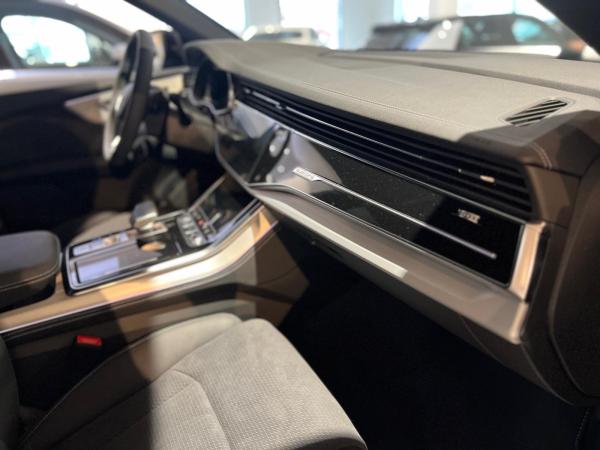 Audi Q8 TDI quattro S-Line Business ⇒ Matrix ⇒ 23" ⇒ Panoramadach  ⇒ HUD  ⇒ AHK