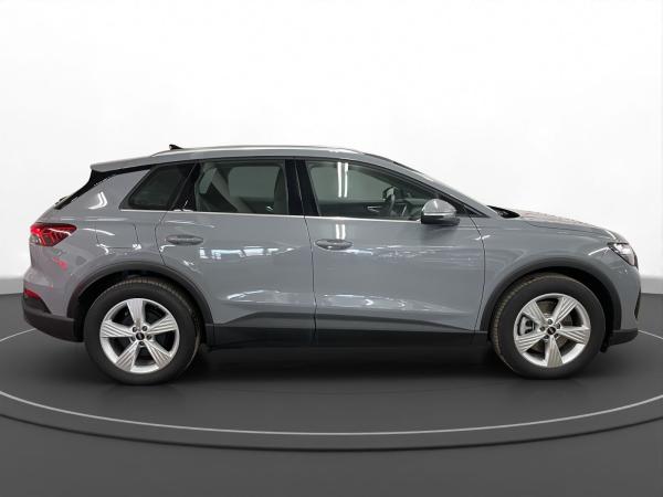 Audi Q4 e-tron 45 LED LM 19" Navi PDC+RFK ACC Head-Up