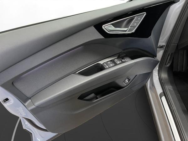 Audi Q4 e-tron 45 LED LM 19" Navi PDC+RFK ACC Head-Up