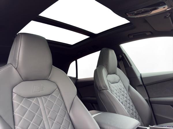 Audi Q8 SUV TDI QUATTRO+S-LINE+AHK+PANO+HUD+STANDH+++