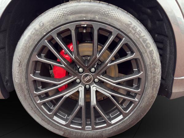 Audi Q8 SUV TDI QUATTRO+S-LINE+AHK+PANO+HUD+STANDH+++