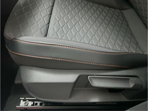 Seat Leon 1.5 TSI DSG FR LED Navi RFK Sitzh Klimaaut.