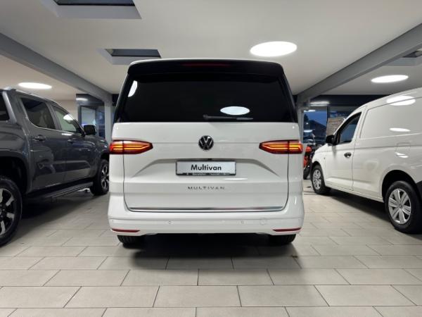 Volkswagen Multivan Style Motor: 2,0 l TDI SCR 110 kW Getriebe: 7-Gang-Doppelkupplungsgetriebe