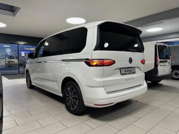 Volkswagen Multivan Style Motor: 2,0 l TDI SCR 110 kW Getriebe: 7-Gang-Doppelkupplungsgetriebe