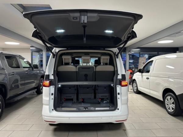 Volkswagen Multivan Style Motor: 2,0 l TDI SCR 110 kW Getriebe: 7-Gang-Doppelkupplungsgetriebe