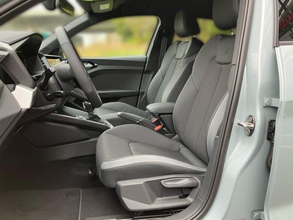 Audi A1 Sportback S-Line 30 TFSI S-tronic / LED, RFK