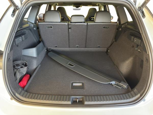 Volkswagen Tayron R-Line 2.0TSI 265 PS *BLACK STYLE*MATRIX*NAV*AHK*PANO*STANDHZG*WKR*75.190€