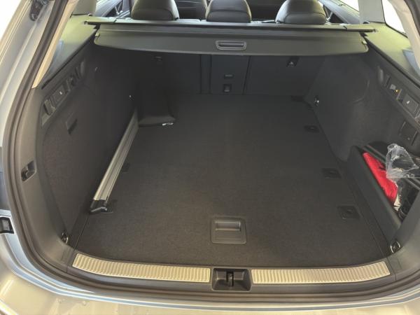 Volkswagen Passat Elegance  2.0 TDI 150 PS DSG *MATRIX*NAV*HEAD UP*GARANTIE*WKR*65.060€