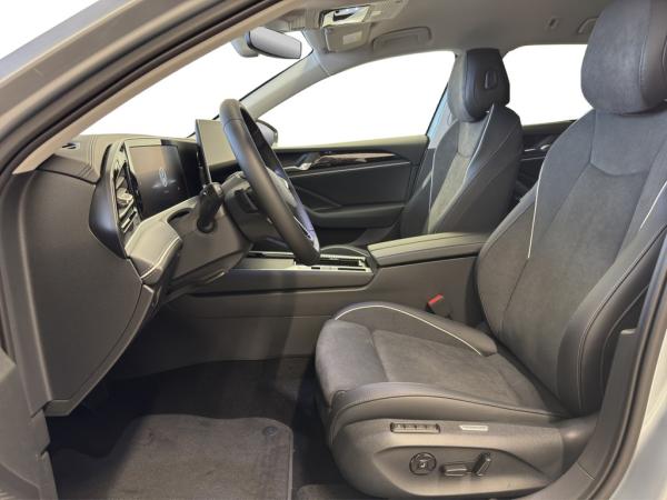 Volkswagen Passat Elegance  2.0 TDI 150 PS DSG *MATRIX*NAV*HEAD UP*GARANTIE*WKR*65.060€