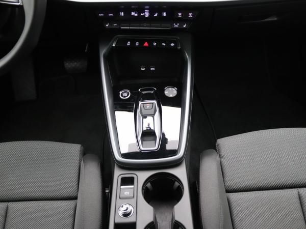 Audi A3 Sportback S-Line 35 TDI S-tronic / Navi+, ACC