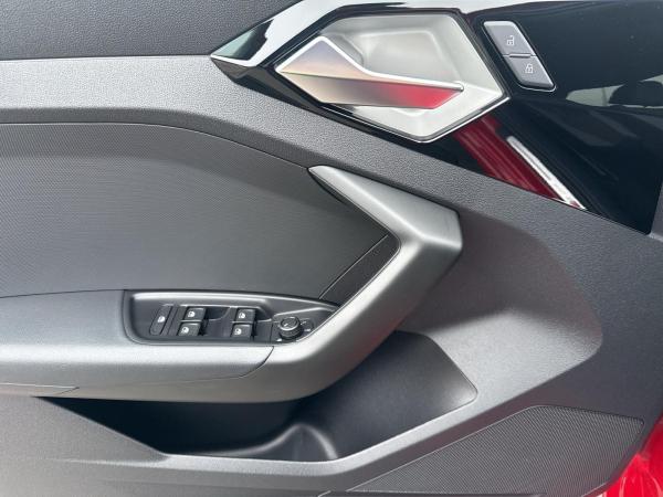 Audi A1 Sportback S line 30 TFSI LED Navi Keyless 17