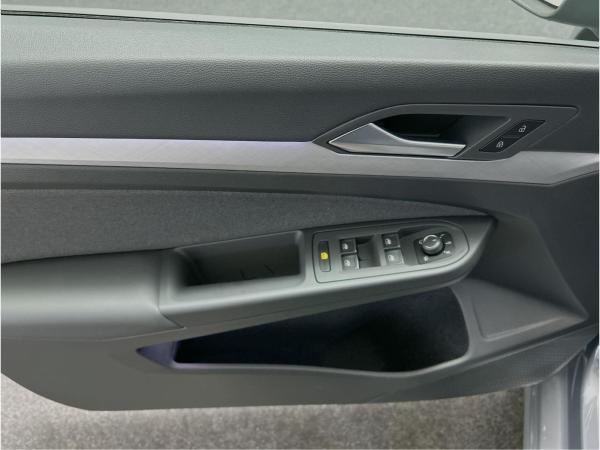 Volkswagen Golf VIII 1.5 TSI DSG Life Anschlussgarantie 100.000 bis 03.2030