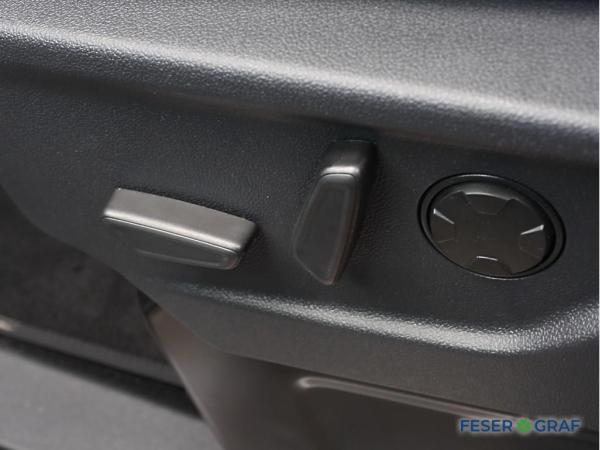 Volkswagen Caravelle T7BEV Style 8Si. ACC AHK Navi Pano