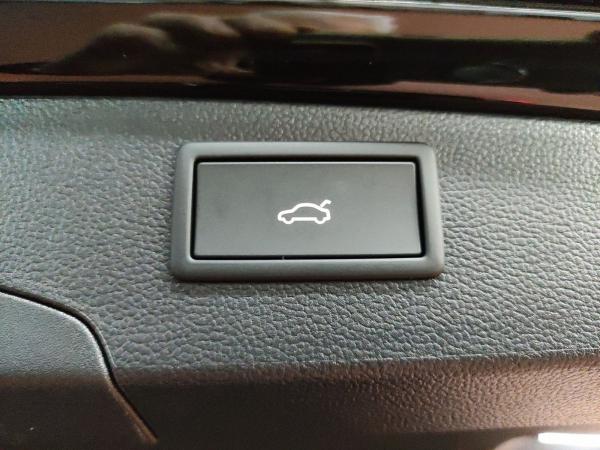 Skoda Superb Combi Sportline 2.0 TDI DSG 4x4 AHK ACC