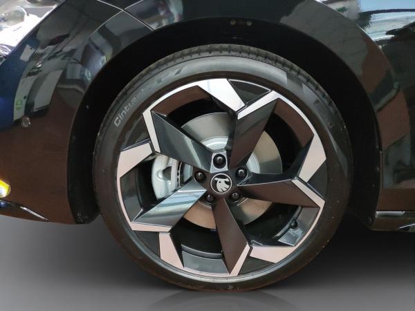 Skoda Superb Combi Sportline 2.0 TDI DSG 4x4 AHK ACC