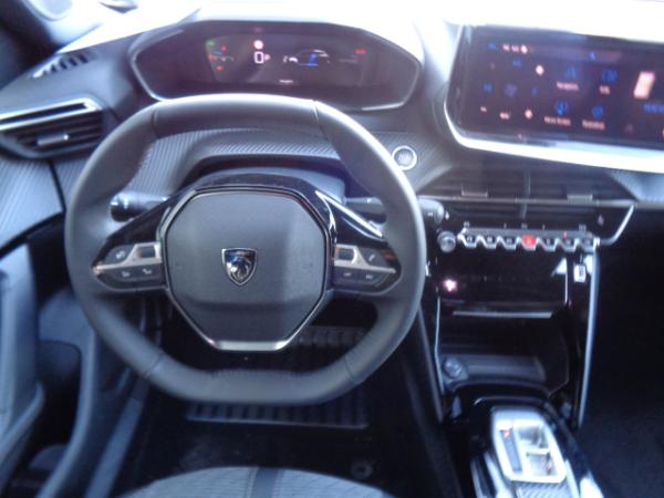 Peugeot 2008 Hybrid 145 e-DSC Allure Allwetterr., Navi