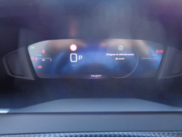 Peugeot 2008 Hybrid 145 e-DSC Allure Allwetterr., Navi