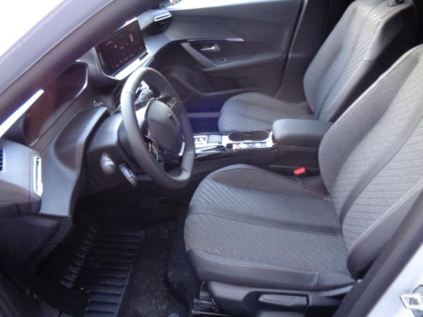 Peugeot 2008 Hybrid 145 e-DSC Allure Allwetterr., Navi