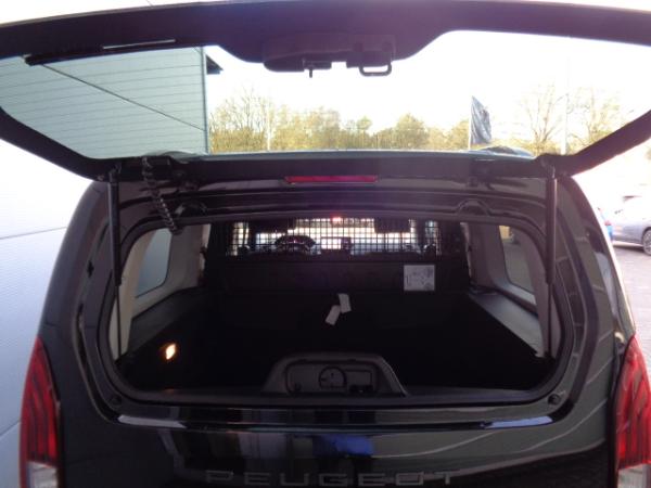 Peugeot Rifter N1 Diesel 130 L2 EAT8 Allure Navi