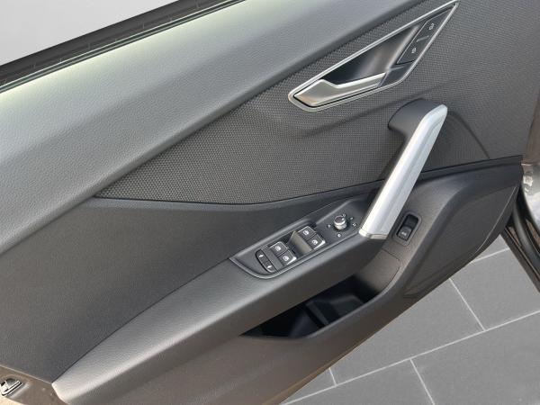 Audi Q2 S line 35 TFSI / S tronic