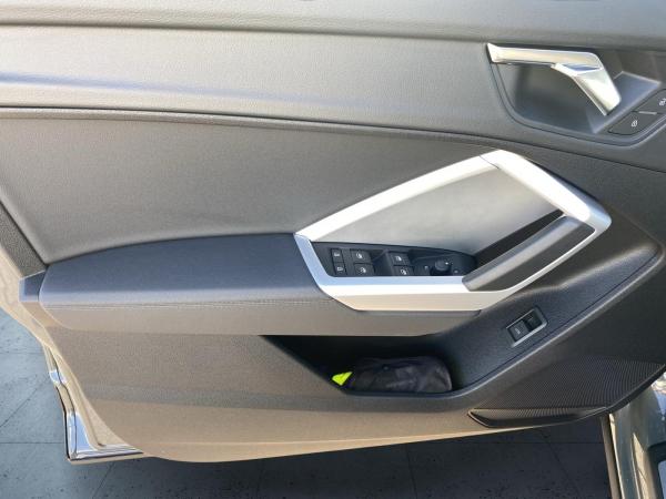 Audi Q3 Sportback S line 35 TFSI S tr. LED 19 AHK ACC