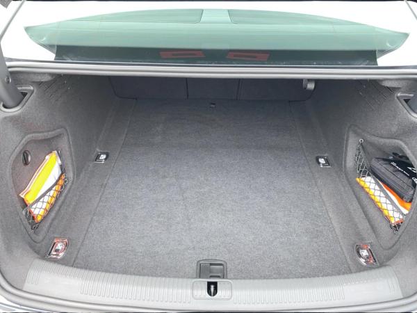 Audi A4 Limousine advanced 30 TDI S tr. LED Stdhz ACC