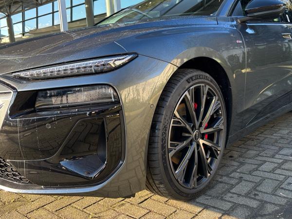 Audi A6 e-tron Avant performance Tech plus Paket LED