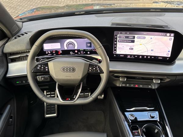 Audi Q3 e-hybrid Tech plus Paket Navi Sitzh. LED