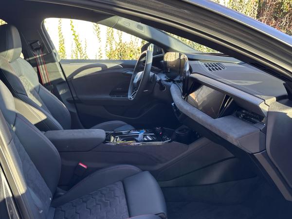 Audi A6 e-tron Avant performance Tech plus Paket LED