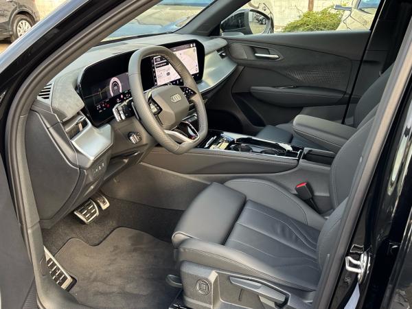 Audi Q3 e-hybrid Tech plus Paket Navi Sitzh. LED