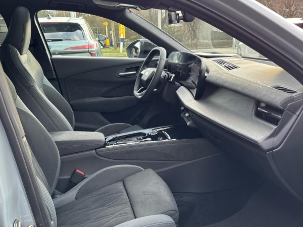 Audi Q3 Sportback e-hybrid MMI experience pro Matrix