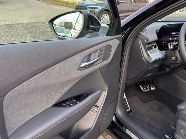 Audi Q3 e-hybrid Tech plus Paket Navi Sitzh. LED