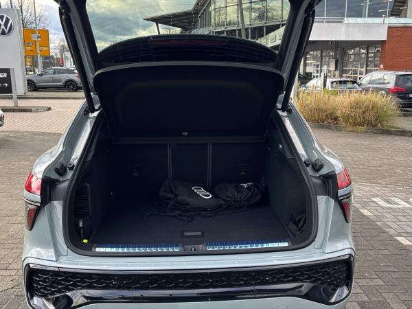 Audi Q3 Sportback e-hybrid MMI experience pro Matrix