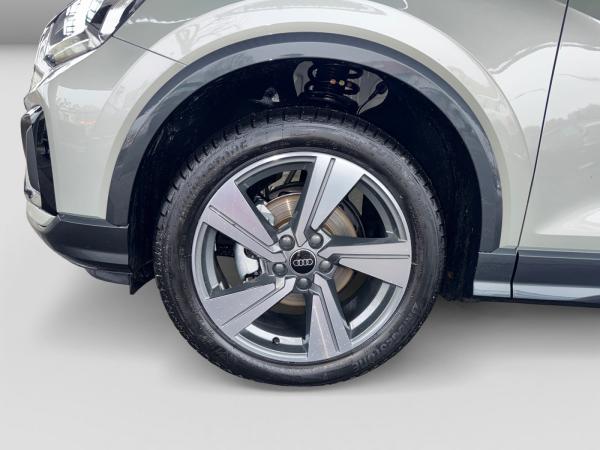 Audi Q2 advanced 35TFSI S-trc Virtual AHK Navi LED