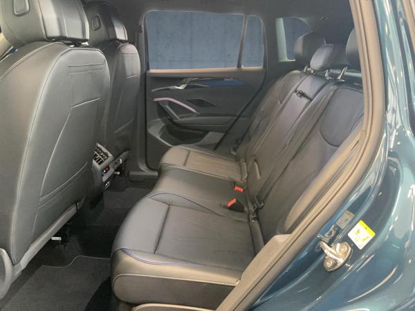 Volkswagen Tiguan 1.5 eTSI R-Line IQ.DRIVE/LIGHT AHK NAVI **SOFORT VERFÜGBAR!!**