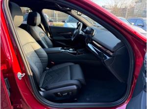 BMW i5 eDrive40 Touring M Sport //Komfortsitze Sitzbelüftung Stop&Go B&W