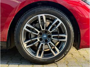BMW i5 eDrive40 Touring M Sport //Komfortsitze Sitzbelüftung Stop&Go B&W
