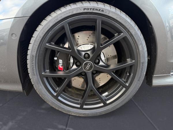 Audi RS3 Limousine 💥 Ikonischer Performance-Star | ✅ Nur mit Eroberung | Daytonagrau bei bhg Balingen 🚙