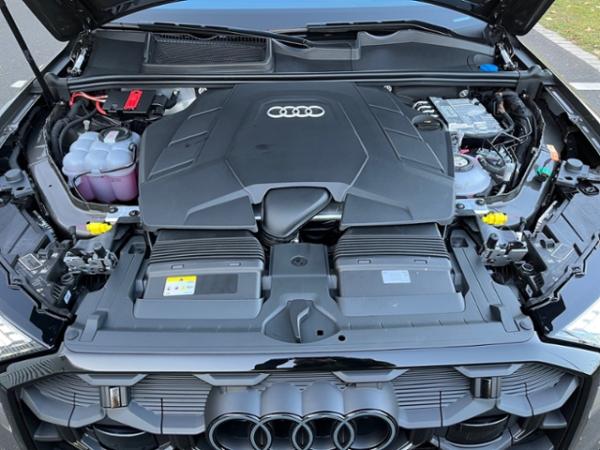 Audi Q7 3,0 TFSI e quattro S line Matrix AZV