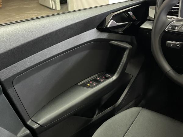 Audi A1 allstreet 30 TFSI S tronic LED LM 18" PDC+RFK