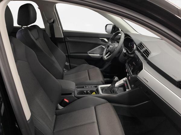 Audi Q3 35 TFSI advanced AHK LED LM 18" Navi PDC vo+hi