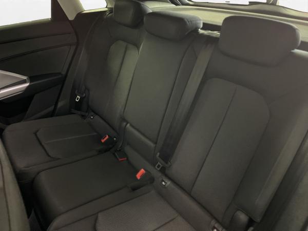 Audi Q3 35 TFSI advanced AHK LED LM 18" Navi PDC vo+hi