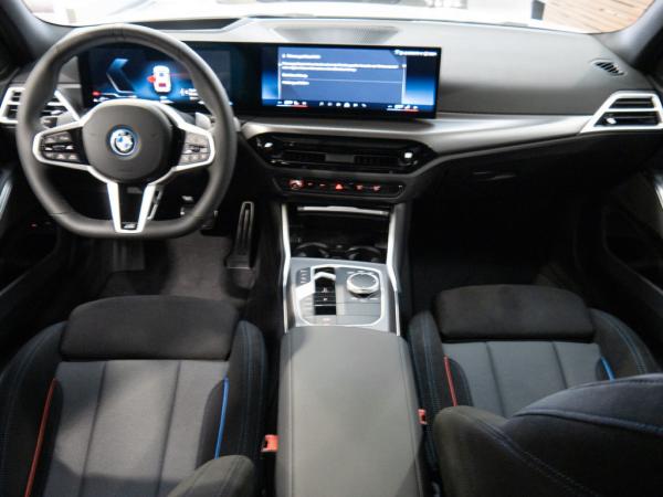 BMW 330 e xDrive Touring NEUJAHRAKTION