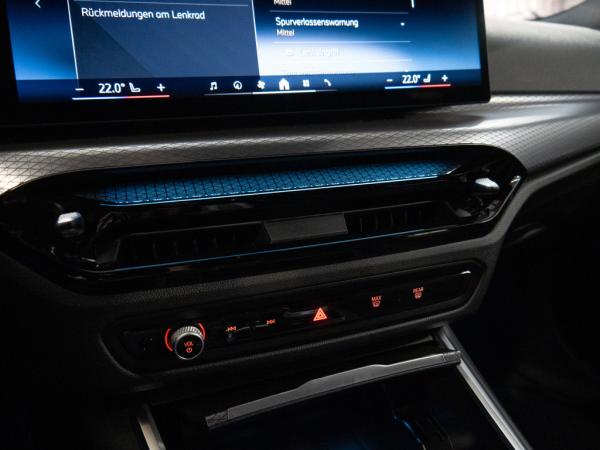 BMW 330 e xDrive Touring NEUJAHRAKTION